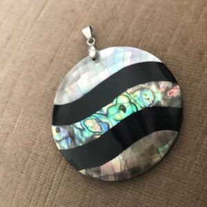 🌴18k GP Iridescent Mosaic Pendant- 993 $40 or $35 w/offer